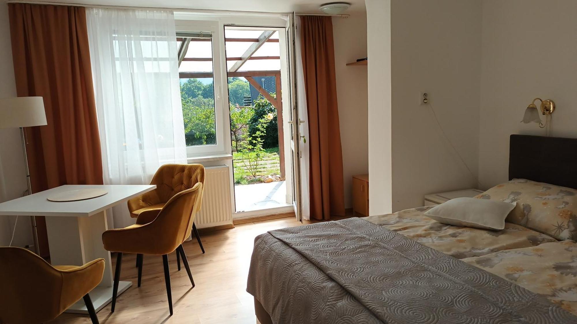 Apartman Alena كارلوفي فاري المظهر الخارجي الصورة